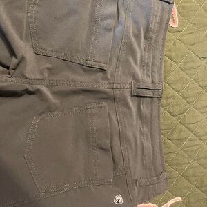 Dark Gray/green Kuhl capris size 4